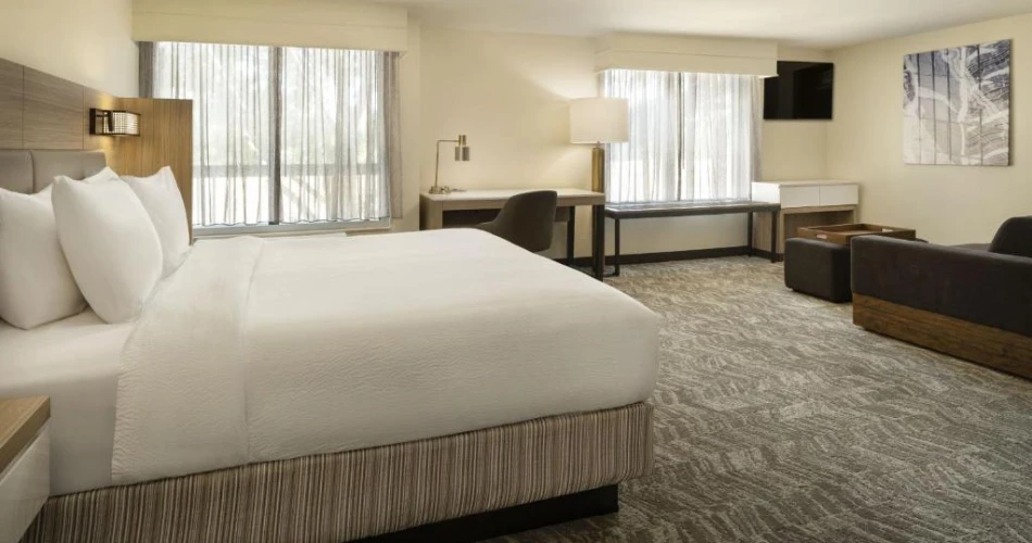 Walk to the Show: Hotels Closest to Dickies Arena in Fort Worth
